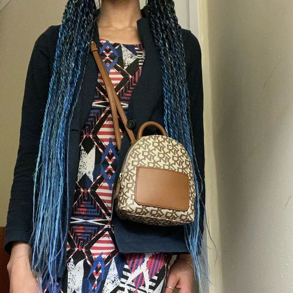 DKNY CROSSBODY “brayanna backpack” clutch purse in vegan leather monogram - Picture 5 of 6